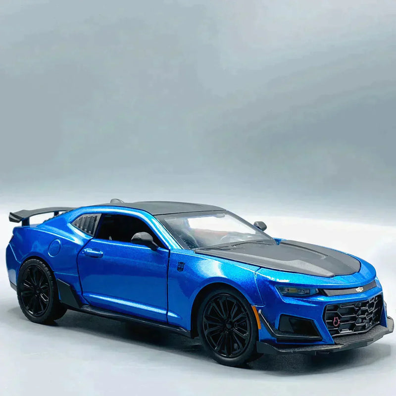 Load image into Gallery viewer, Diecast Chevrolet Camaro With Light Scale 1:24 - TZP1
